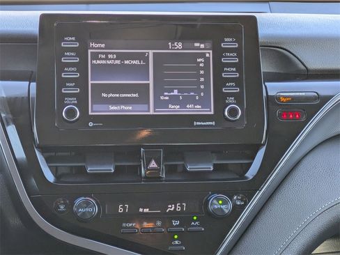 Used 2024 Toyota Camry SE image 19