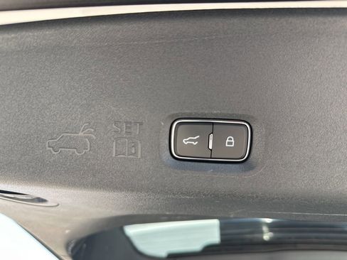 Used 2025 Ford Expedition Active AWD/4WD image 30