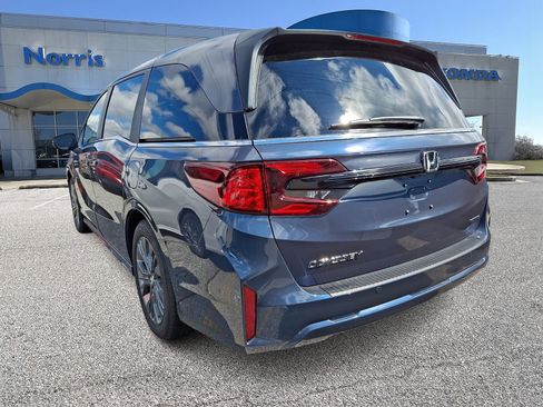 New 2026 Honda Odyssey Touring image 3