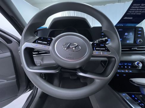 Used 2022 Hyundai Elantra SEL w/ Cargo Package image 8