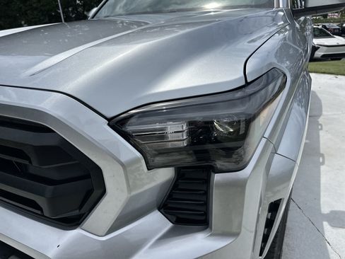 Certified 2025 Toyota Tacoma SR5 AWD/4WD image 6