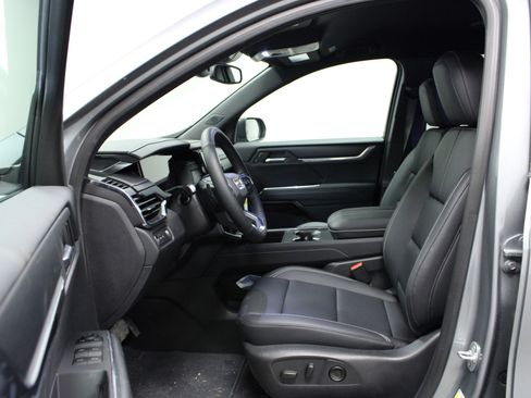 New 2025 GMC Acadia Elevation w/ Elevation Premium Package FWD image 12