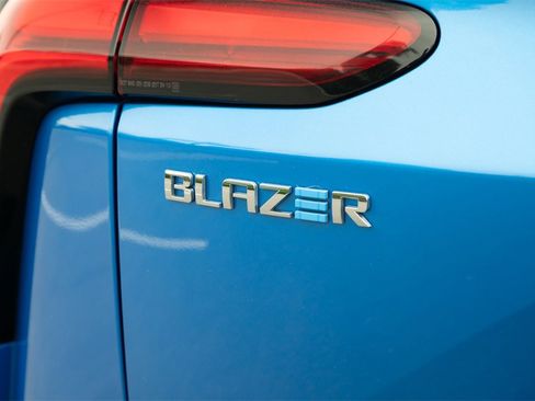 Used 2024 Chevrolet Blazer EV LT image 9