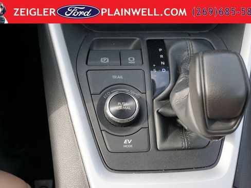 Used 2023 Toyota RAV4 LE AWD/4WD image 20