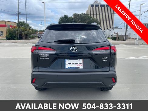 Used 2023 Toyota Corolla Cross XLE w/ Convenience Package AWD/4WD image 4