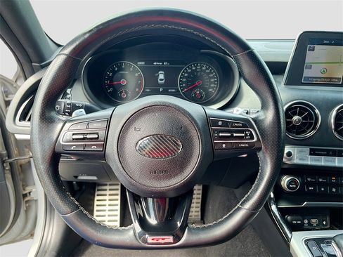 Used 2020 Kia Stinger GT2 image 11