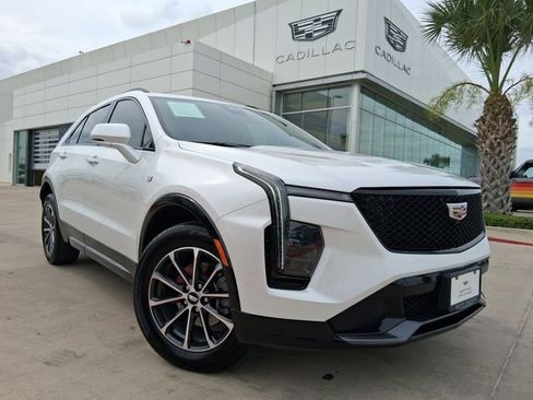 Used 2025 Cadillac XT4 Sport FWD image 1