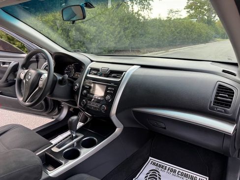 Used 2014 Nissan Altima 2.5 S w/ Display Audio Package image 18