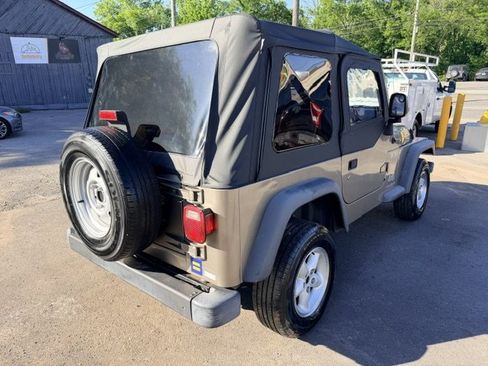 Used 2004 Jeep Wrangler X AWD/4WD image 5