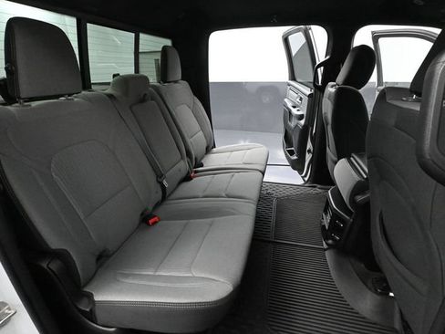 Used 2022 RAM 1500 Big Horn AWD/4WD image 46