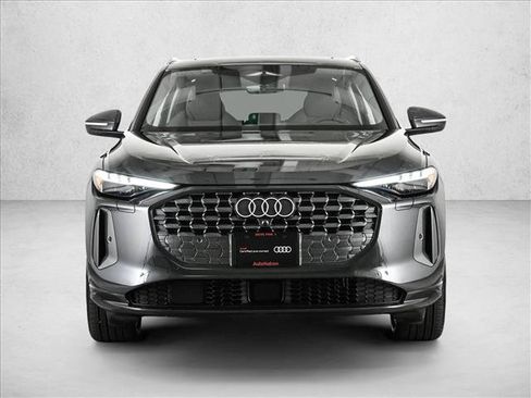 Certified 2025 Audi Q5 Prestige AWD/4WD image 2