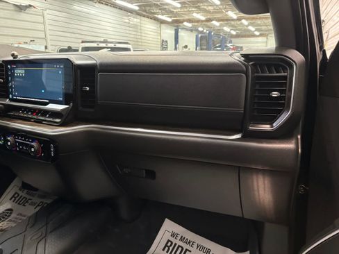 Used 2022 Chevrolet Silverado 1500 RST w/ Z71 Off-Road Package image 30