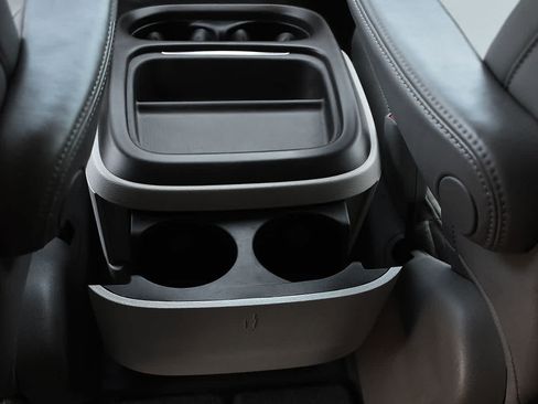 Used 2019 Chrysler Pacifica Touring-L FWD image 12