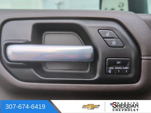 Used 2021 GMC Sierra 3500 Denali w/ Denali Ultimate Package image 34