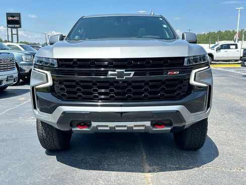Used 2023 Chevrolet Tahoe Z71 w/ Luxury Package AWD/4WD image 5