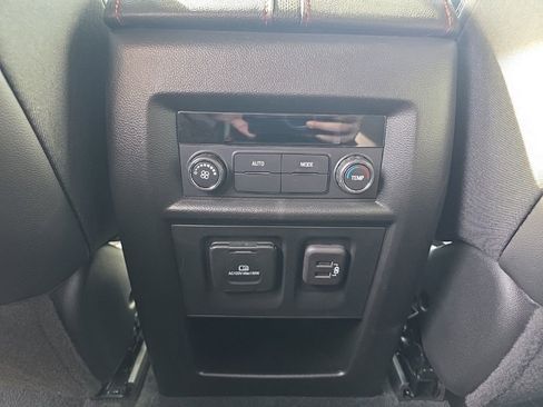 Used 2023 Chevrolet Traverse RS image 20