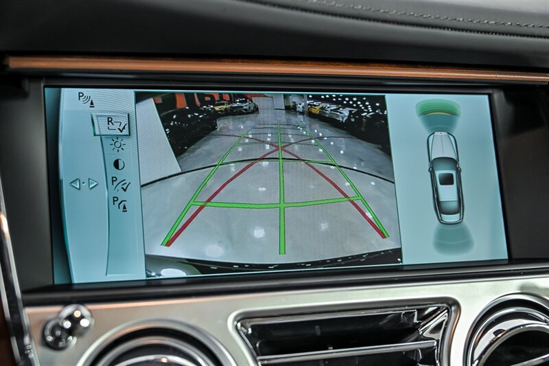 Used 2015 Rolls-Royce Wraith RWD image 32