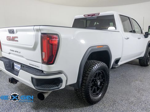 Used 2022 GMC Sierra 3500 Denali w/ Technology Package AWD/4WD image 7