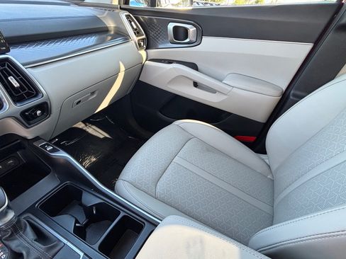 Certified 2023 Kia Sorento S w/ Panoramic Sunroof Package FWD image 19