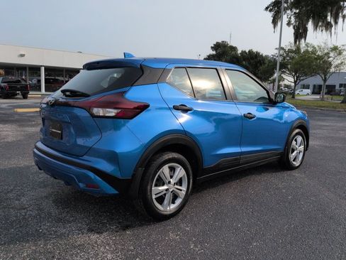 Certified 2025 Nissan Kicks Play S FWD image 4