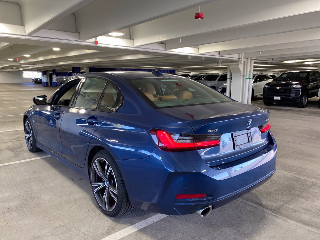 Used 2023 BMW 330e xDrive w/ Premium Package AWD/4WD image 3