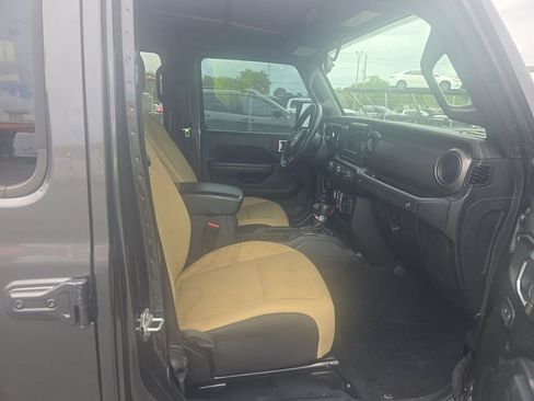 Used 2022 Jeep Wrangler Unlimited Sport AWD/4WD image 5