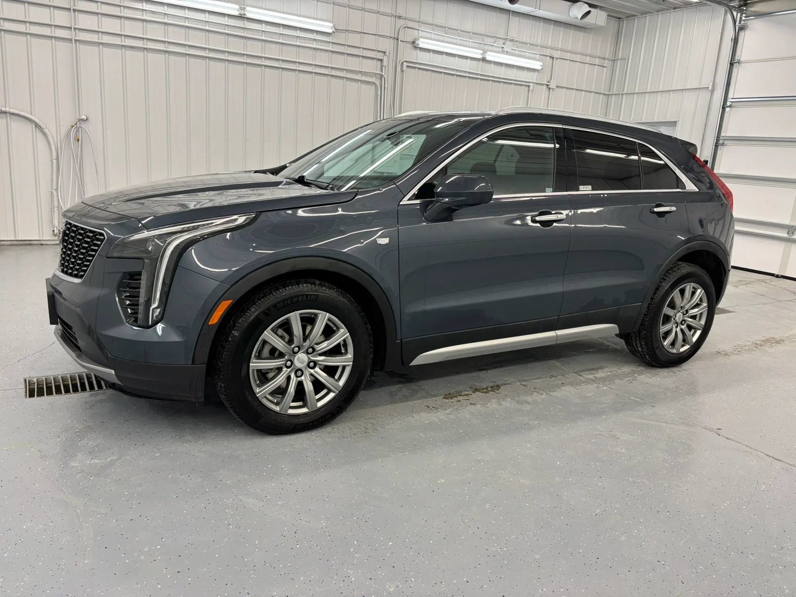 Used 2020 Cadillac XT4 Premium Luxury w/ Technology Package FWD image 14