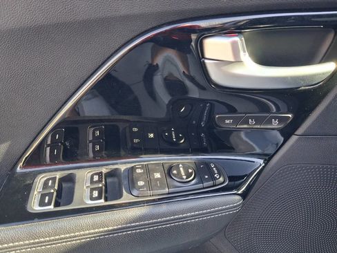 Used 2018 Kia Niro Touring w/ Paint Protection Package image 14