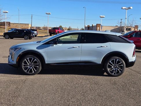 New 2025 Cadillac Optiq Sport 1 image 38