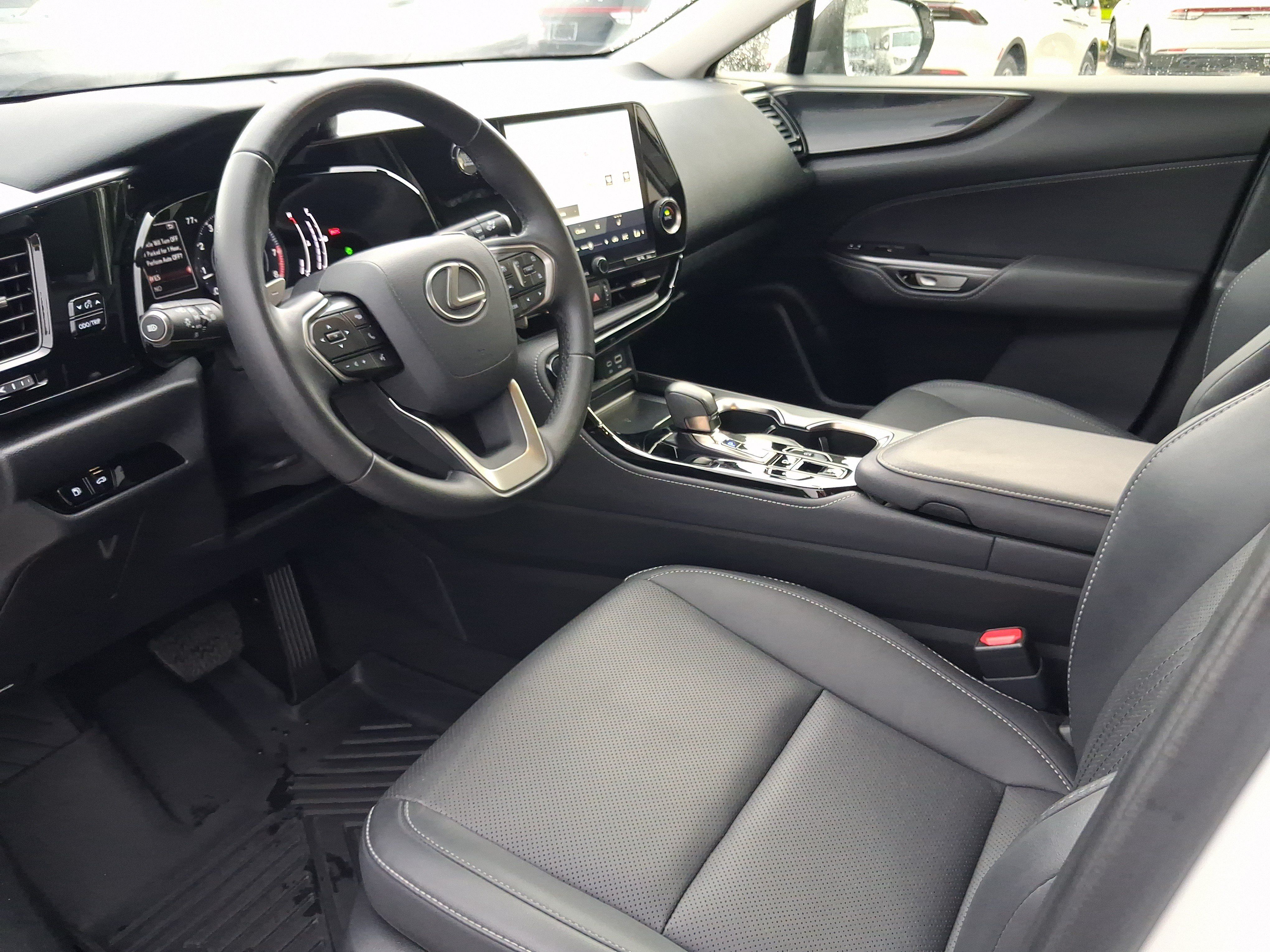 Used 2025 Lexus NX 250 FWD w/ Towing Package (2000 Lbs) image 11