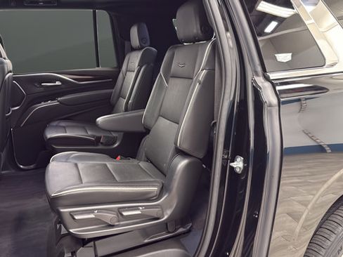 Used 2023 Cadillac Escalade ESV Premium Luxury AWD/4WD image 23