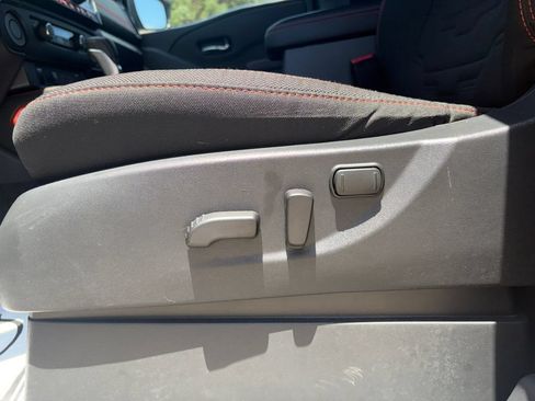 Certified 2025 Nissan Frontier Pro-X RWD image 21