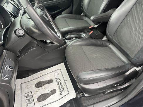 Used 2022 Buick Encore Preferred w/ Safety Package image 22