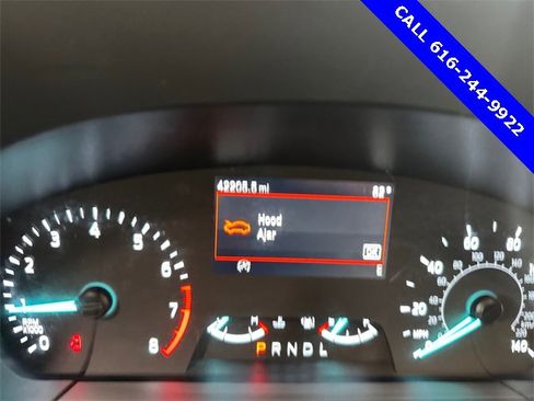 Used 2022 Ford Escape SE w/ Cold Weather Package image 4