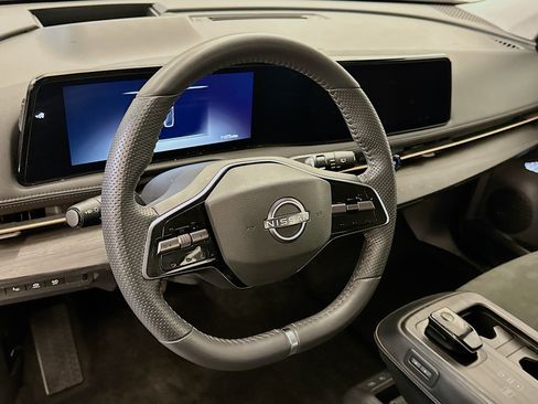 Used 2024 Nissan Ariya AWD image 18