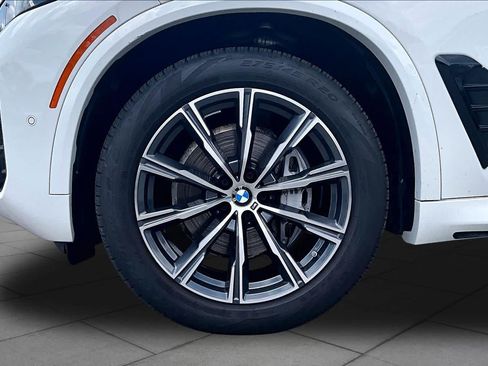 Used 2024 BMW X5 xDrive40i w/ Executive Package AWD/4WD image 11