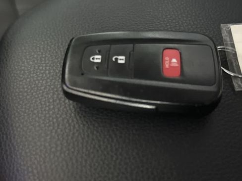 Used 2023 Toyota RAV4 XLE FWD image 28