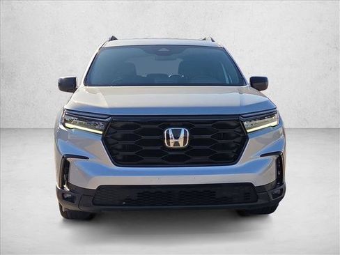 Used 2023 Honda Pilot Sport image 2