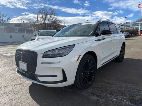 Certified 2024 Lincoln Corsair Premiere w/ Equipment Group 101A image 3