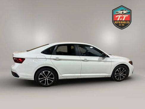 Used 2024 Volkswagen Jetta Sport image 7