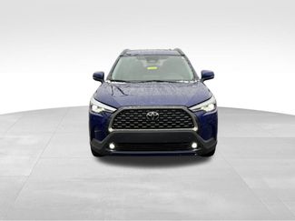 Used 2024 Toyota Corolla Cross XLE video 2