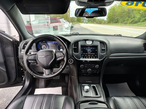 Certified 2016 Chrysler 300 S w/ 300S Premium Group AWD/4WD image 28