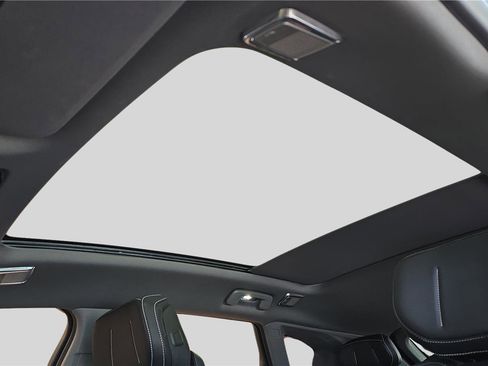 Used 2025 Cadillac Optiq Sport 2 w/ LPO, Floor Liner Package image 30