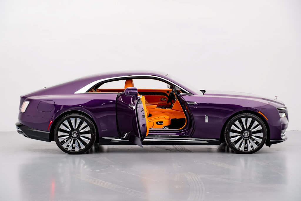 Used 2024 Rolls-Royce Spectre w/ Spectre Launch Package AWD/4WD image 19