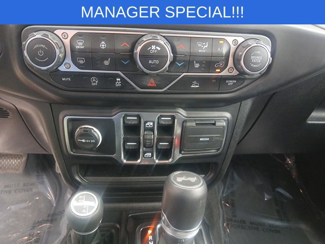 Used 2023 Jeep Wrangler Unlimited Sahara AWD/4WD image 31