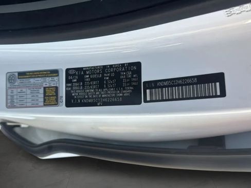 Used 2017 Kia Sedona LX FWD image 35
