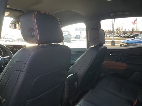 Certified 2023 GMC Canyon AT4 w/ AT4 Premium Package image 9