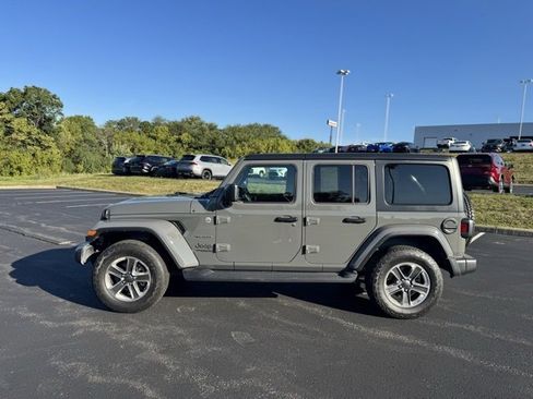 Used 2020 Jeep Wrangler Unlimited Sahara image 6