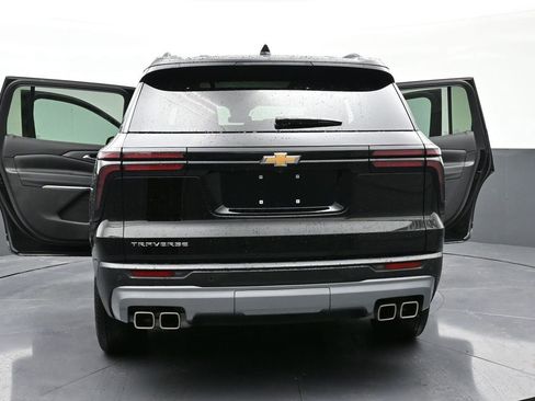 Certified 2025 Chevrolet Traverse LT w/ Sun and Wheel Package image 43