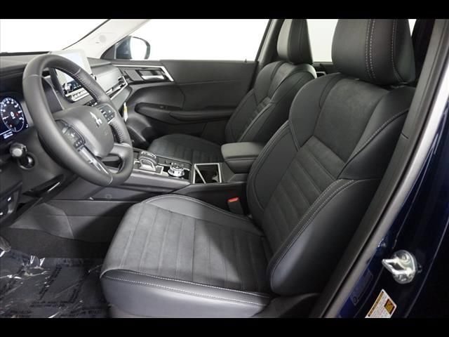 Used 2025 Mitsubishi Outlander SE AWD/4WD image 19